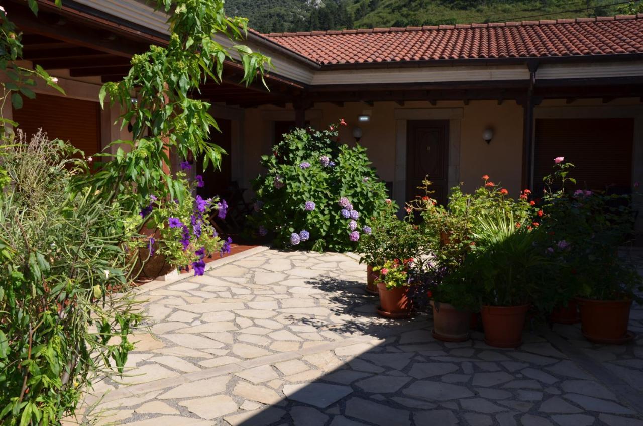 Hotel Arenas De Cabrales- Apartamentos 외부 사진