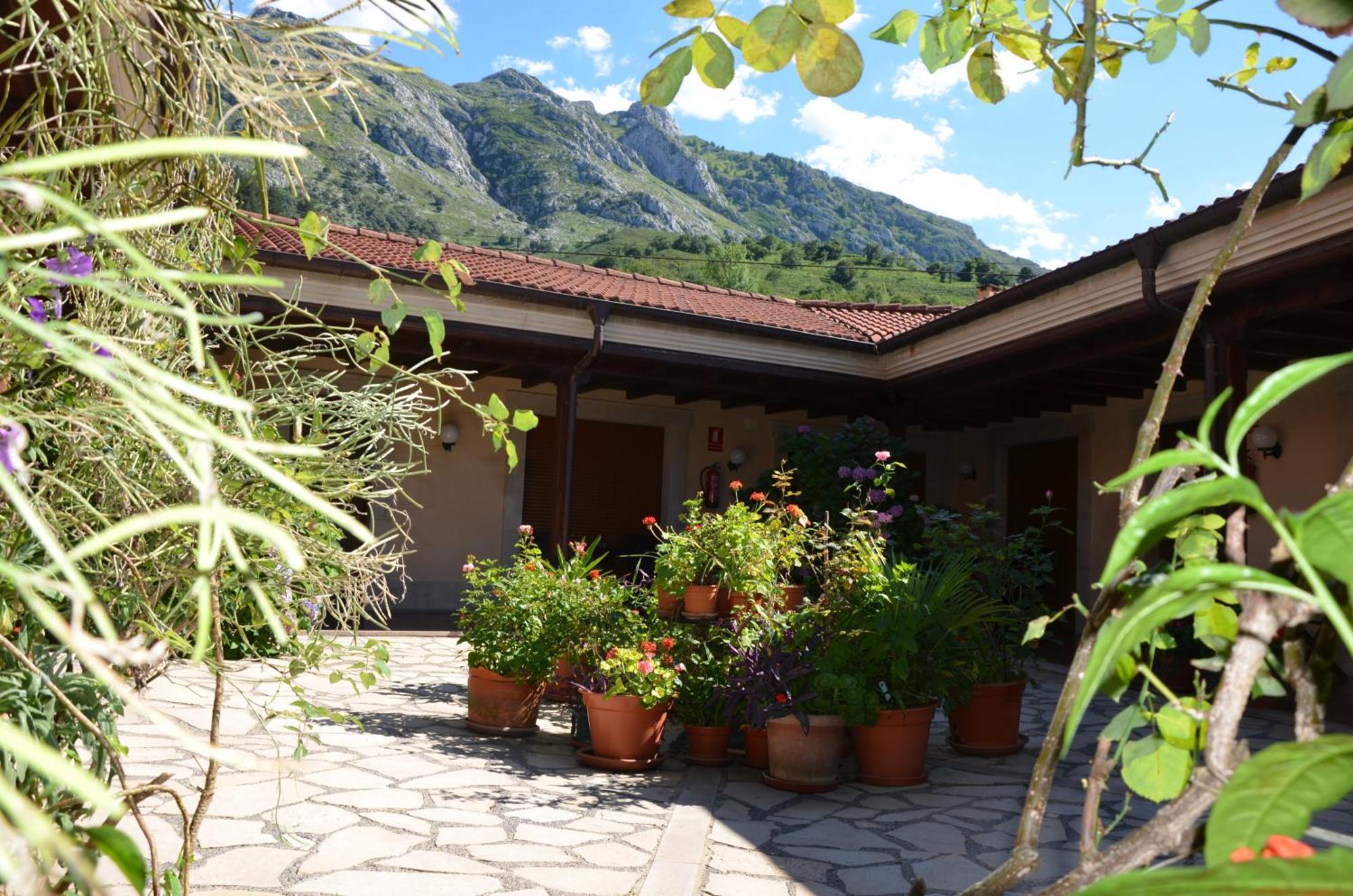 Hotel Arenas De Cabrales- Apartamentos 외부 사진